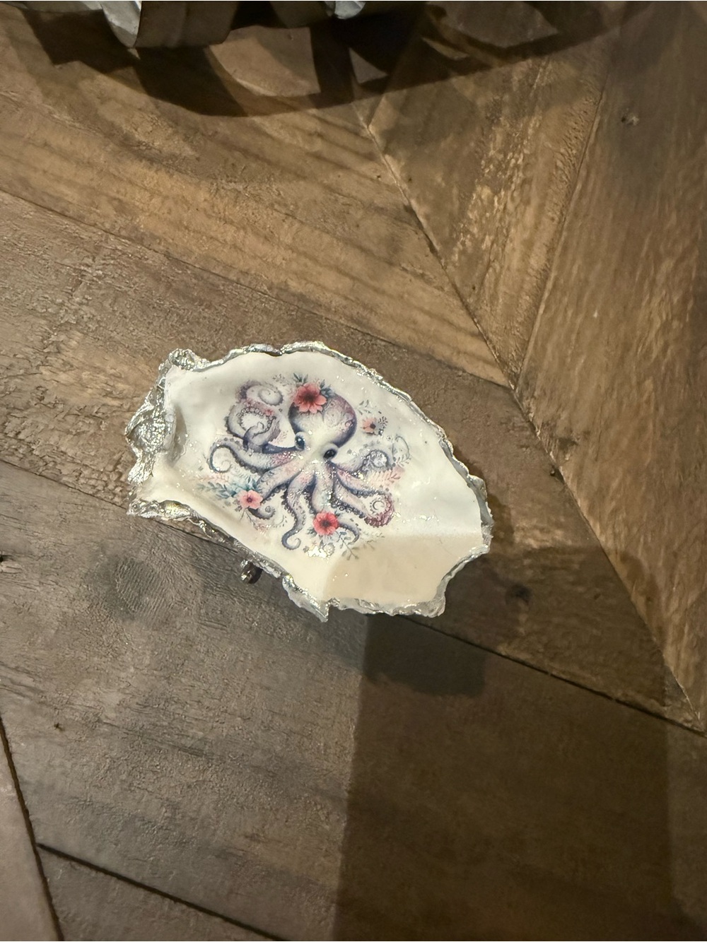 Octopus Floral Decorative Oyster Shell Tray - White and Purple